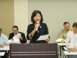 審議事項について説明をする米田幹事長