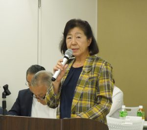 審議事項について説明する米田幹事長