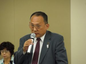 報告事項を説明する山﨑副本部長