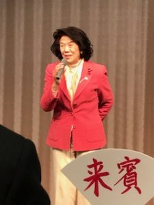 挨拶をする阿部知子 衆議院議員