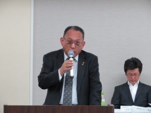 審議事項を説明する加藤幹事長