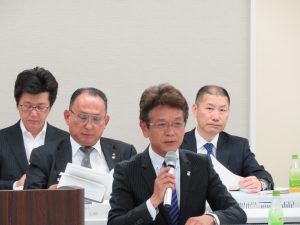 議長を務めた加藤幹事