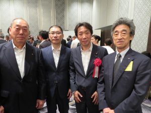 笠原川崎支部長、出口財務委員長、中山展宏衆議院議員、森山副本部長