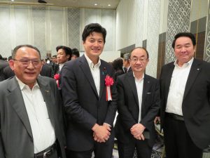 山﨑副本部長、三谷英弘衆議院議員、佐野専務理事、唐橋副本部長