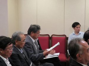 要望事項を説明する山田議会対策委員長