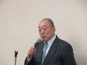 挨拶をする笠原支部長